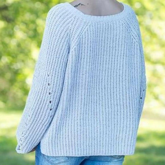 Gray top - Picture 2 of 5